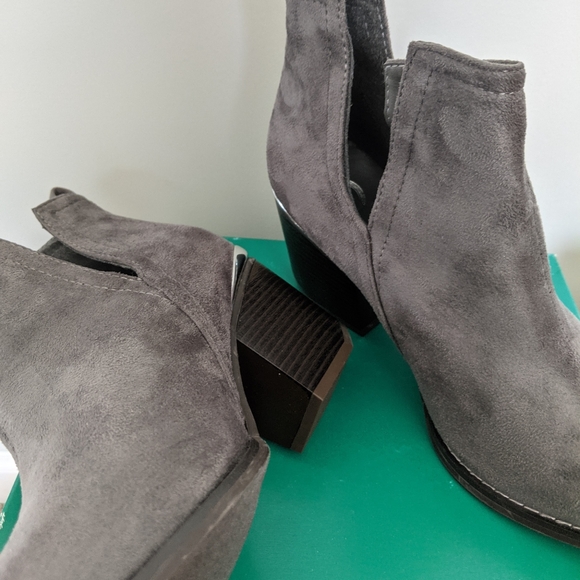 Grey suede leather booties - Picture 2 of 6